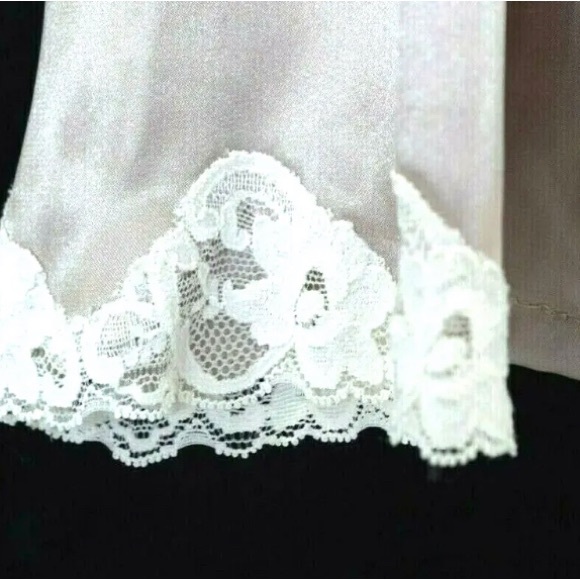 Gilligan & Omalley Womens Pajama Top Sand color Satin Sleepwear Lace acc… - Picture 5 of 7